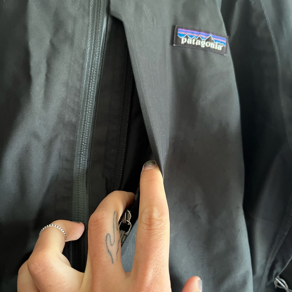 Patagonia Women’s Insulated Ski Jacket - Picture 6 of 15